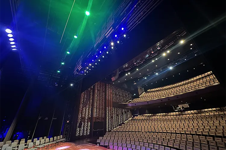 Robe Theater 1 HI